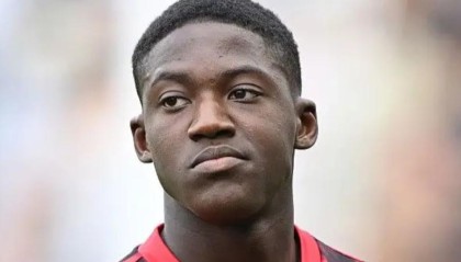 记者：目前没有迹象表明梅努要走，不过续约谈判停滞不前